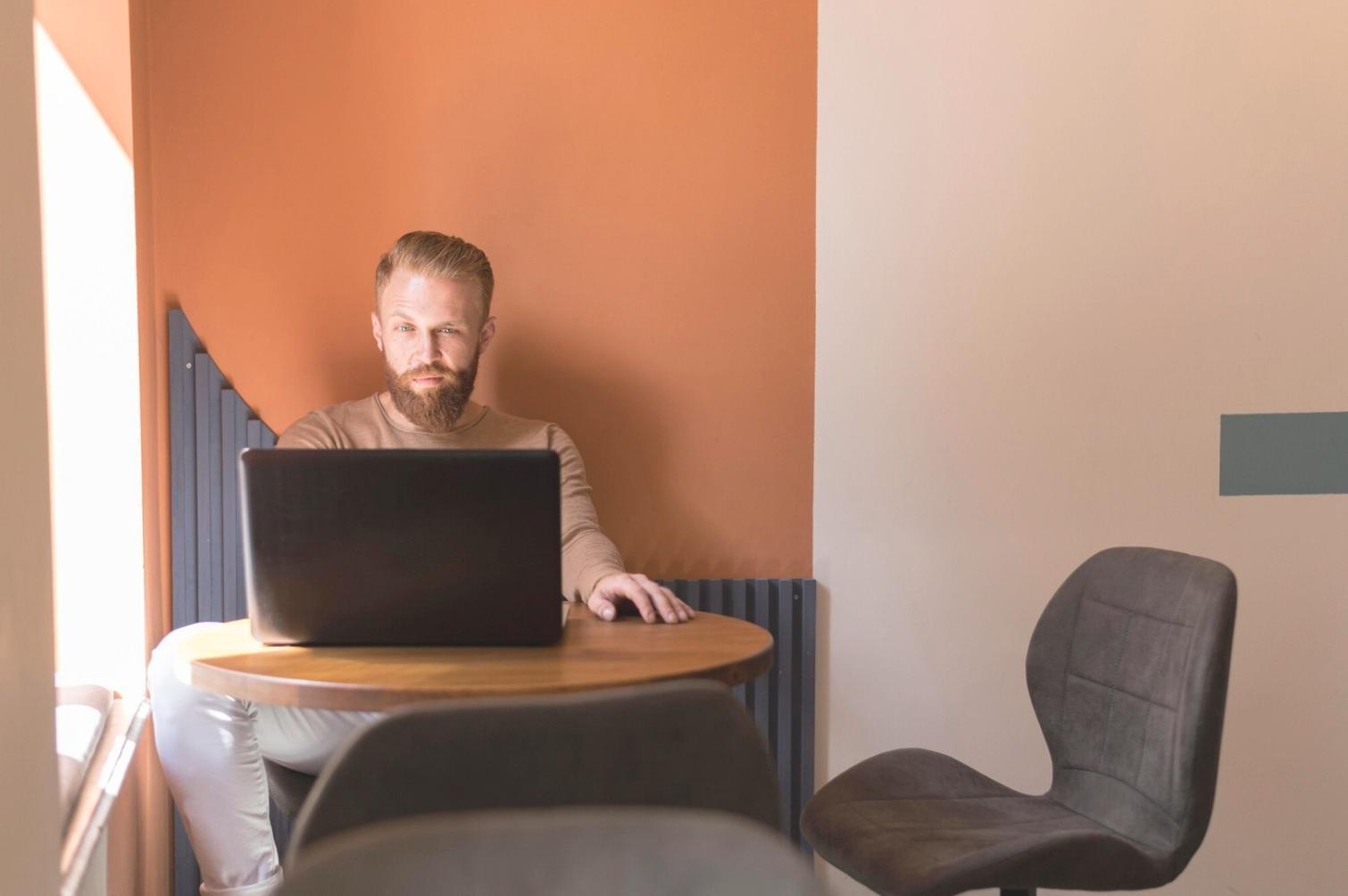 Internationale Studierende bei der Finanzplanung